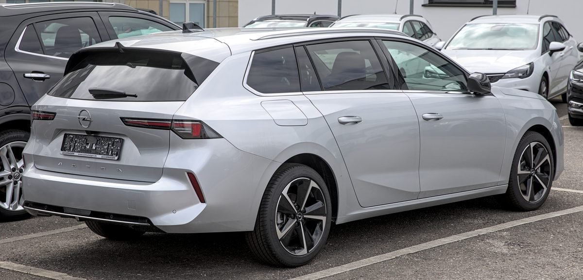 Opel Astra Sports Tourer, 2022 en adelante (L)